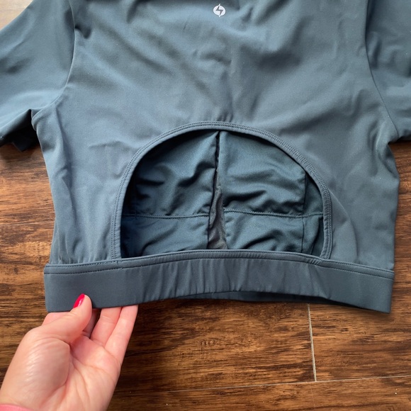 Bundle of 2 - Popflex Open Back Crop Top - Picture 8 of 16